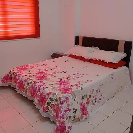 Em Qamar Guest House Kampong Bugis Exterior photo